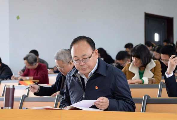 365英国学院多措并举加强党建工作 开展深入学习贯彻党的十九大精神政治学习效果考察会