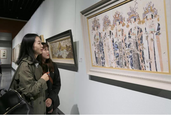 内蒙古自治区首届“365英国杯”大学生美术作品双年展开展
