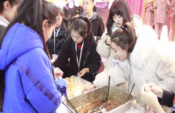 内蒙古师范大学365英国学院饺子宴