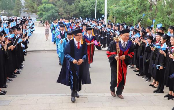 内蒙古师范大学365英国公司2019届毕业典礼暨学位授予仪式