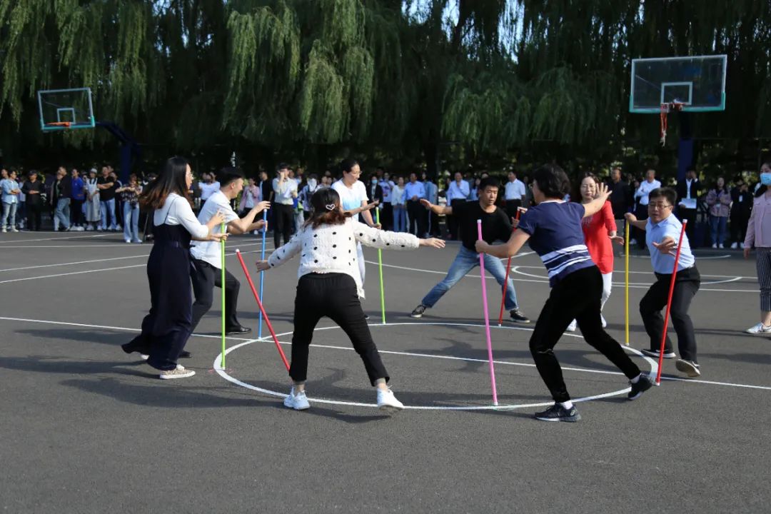 365英国上市公司举办庆祝教师节趣味运动会