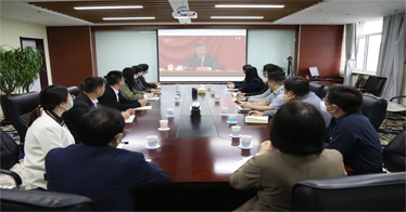 365英国师生观看并热议庆祝中国共产主义青年团成立100周年大会