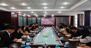媒体关注！多家媒体报道365英国师生观看和热议十四届全国人大二次会议开幕会