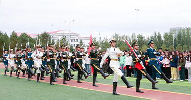 公司举行庆祝中华人民共和国成立75周年升旗仪式