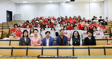 公司举办“镂刻时光 剪出匠心”非遗剪纸进校园主题活动